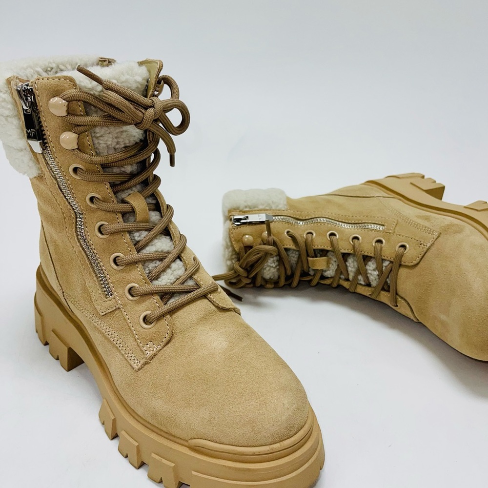 Marc Fisher lace up ankle boots size 7.5